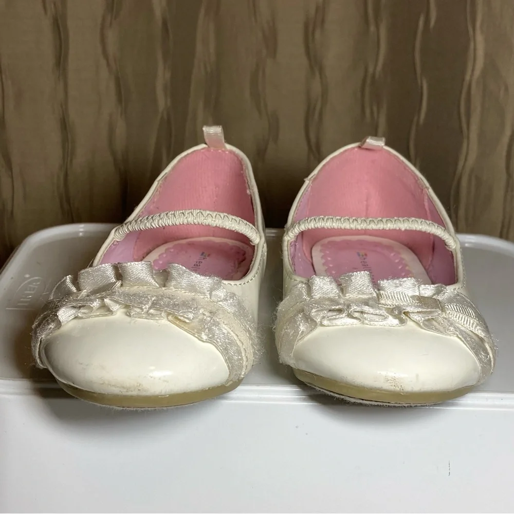 🌺 Healthtex Bow Ballet Flat Toddler Girl's 6 White Patent Ruffled
